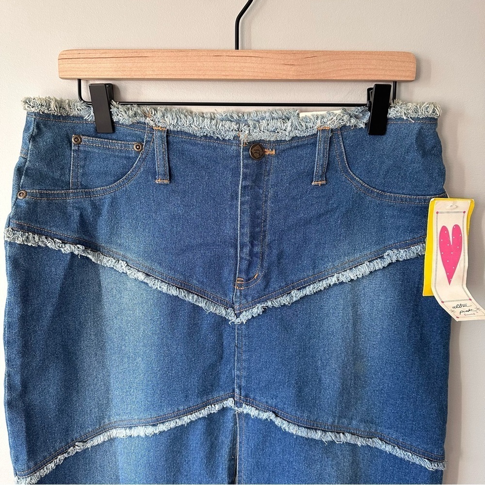 Y2K Ultra Pink Vintage Deadstock NWT Denim Skirt Frayed Hem Chevron Raw Edge - Picture 2 of 16